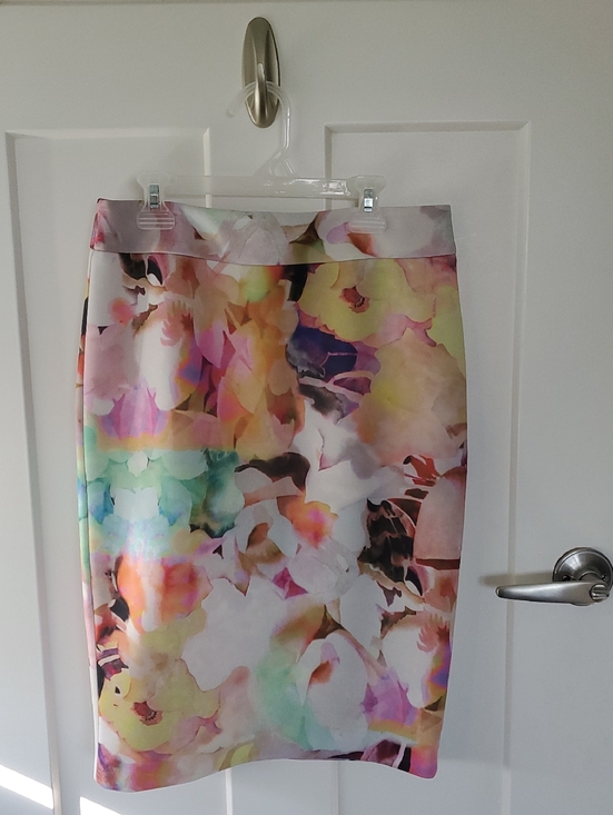 Ted Baker Dresses & Skirts - Ted Baker Multicolor Pastel Watercolor Floral Pencil Skirt